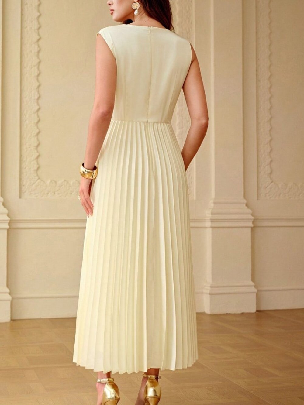 Apricot Elegant Women's Waist Cinching Ruched Pearl Chain Decor Maxi Dress - Picture 2 of 6
